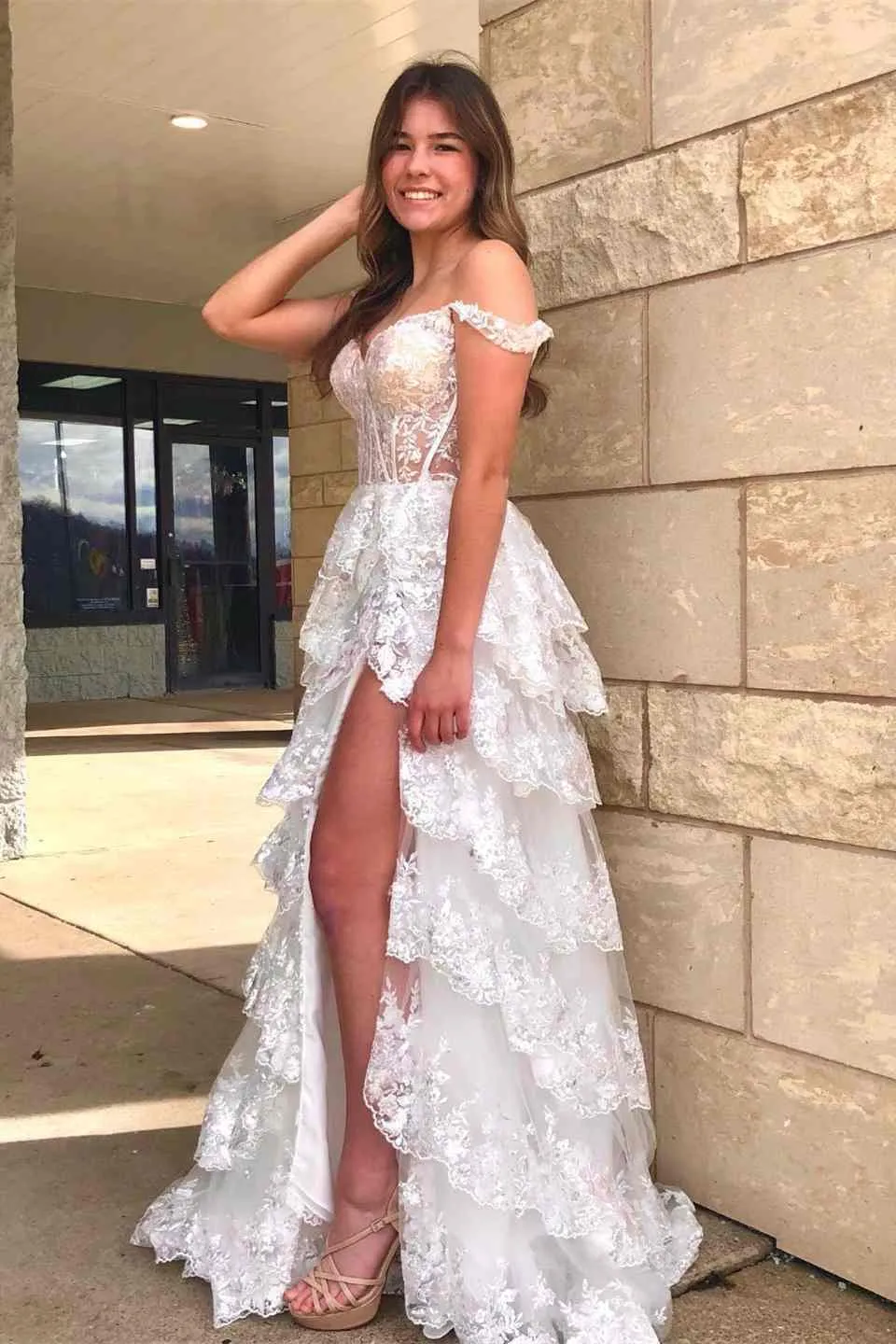 2025 Long Light Blue Corset Lace Prom Gowns Tiered Tulle Formal Graduation Dress