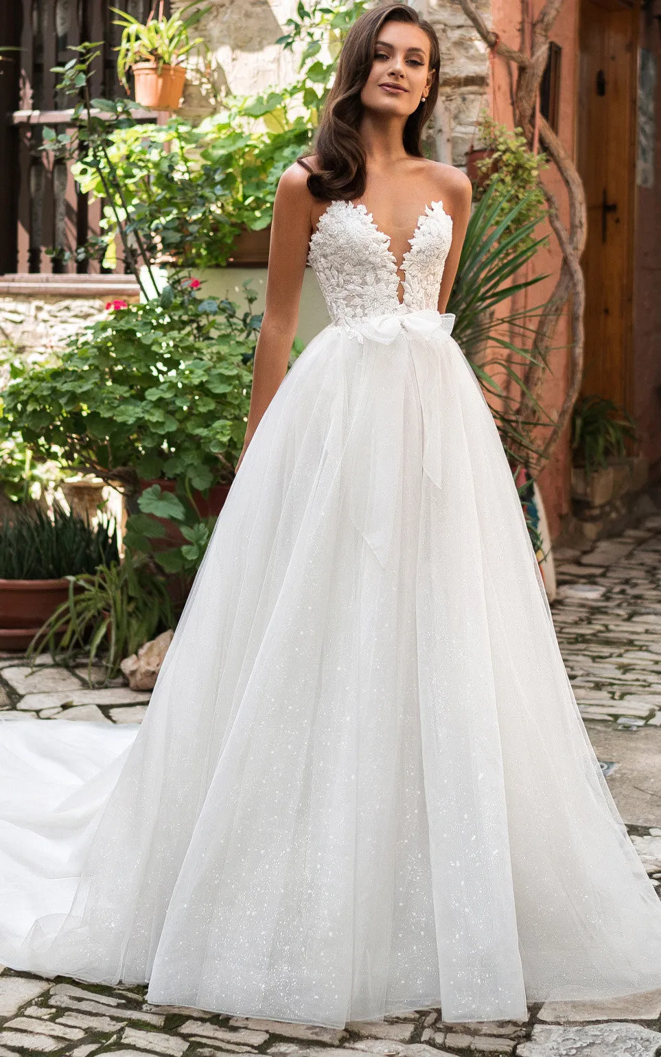 Elegant A Line Ball Gown Sweetheart Lace Tulle Court Train Wedding Dress with Appliques and Bow-715954