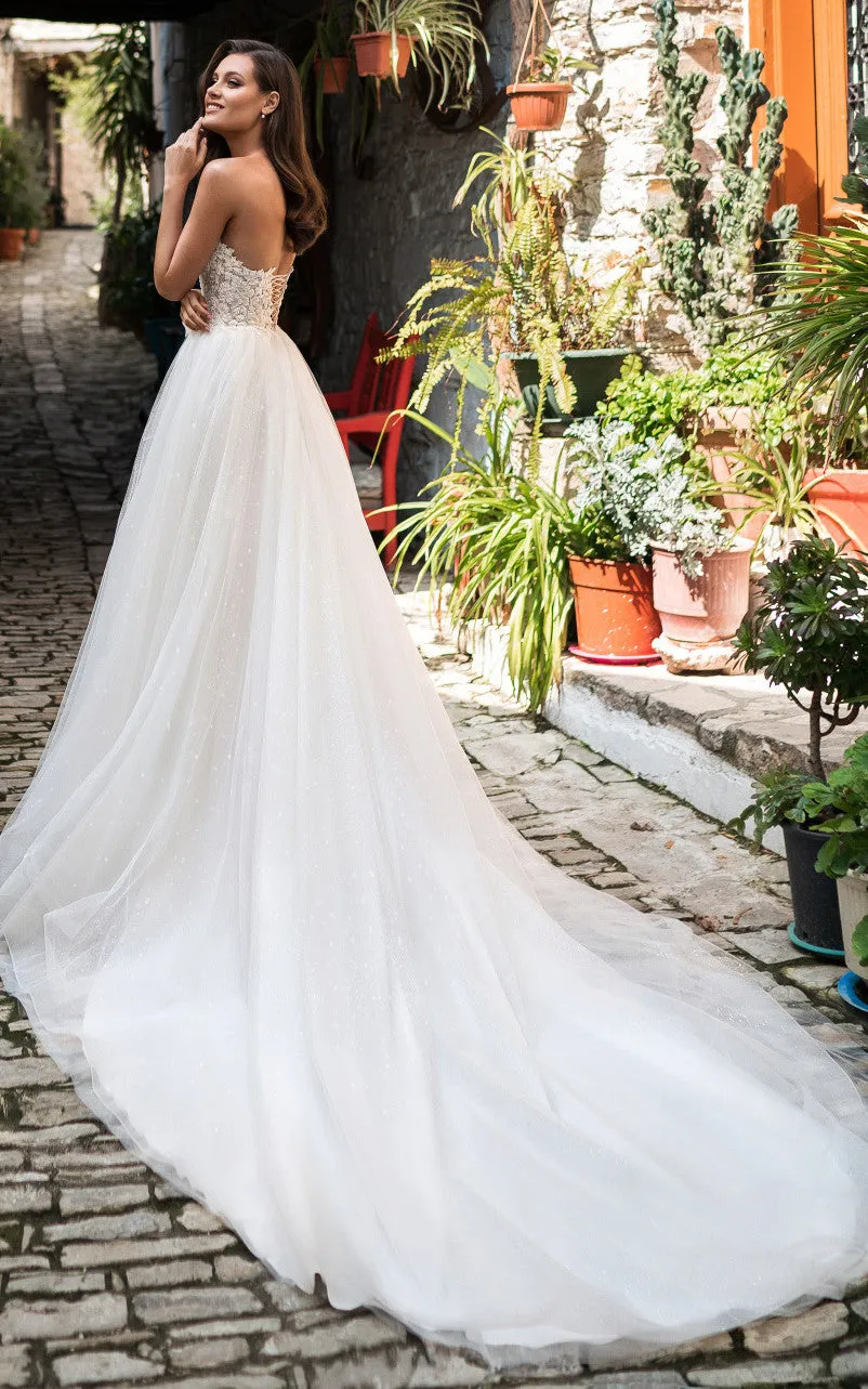 Elegant A Line Ball Gown Sweetheart Lace Tulle Court Train Wedding Dress with Appliques and Bow-715954