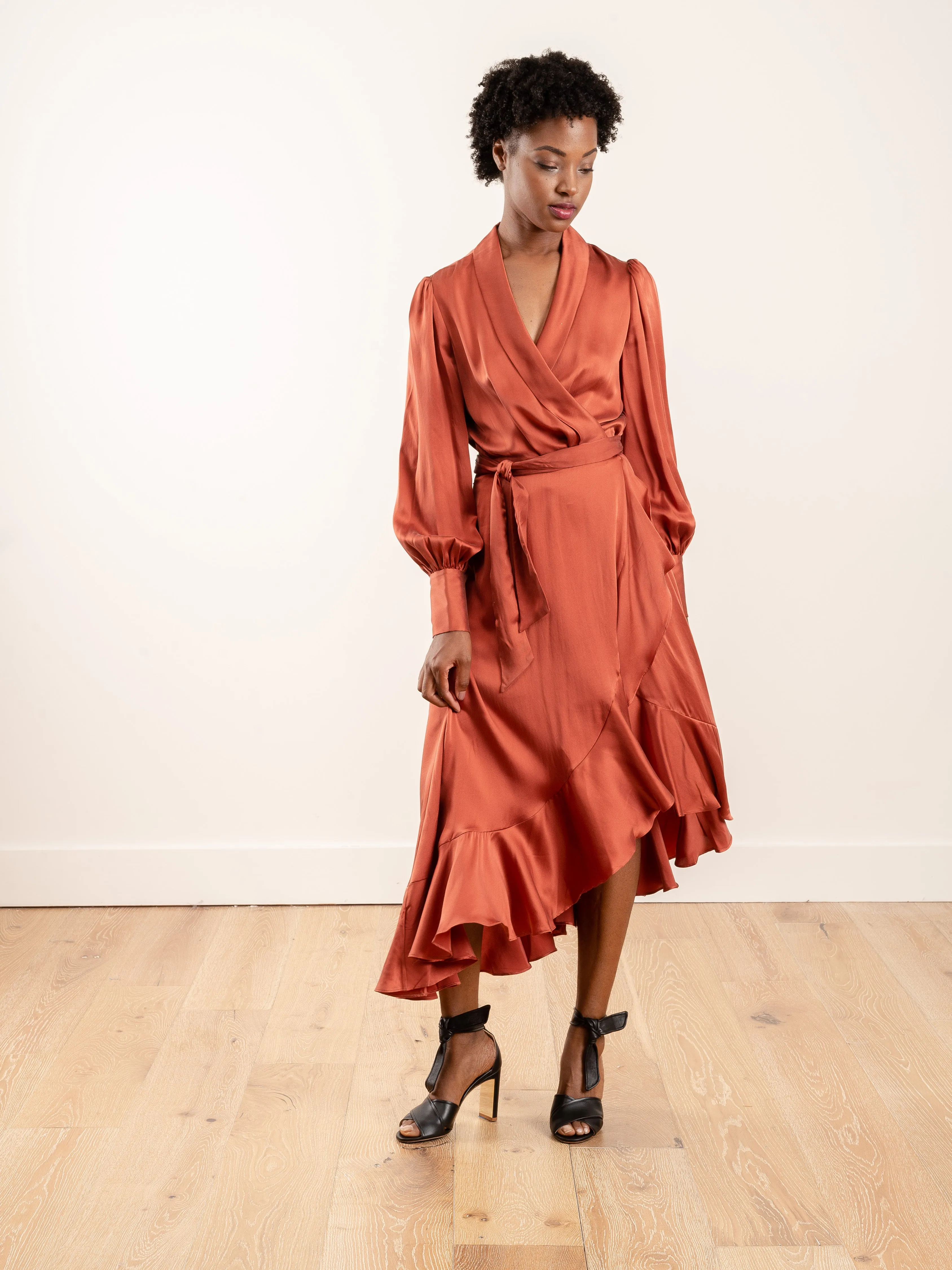 espionage silk wrap midi - rouge