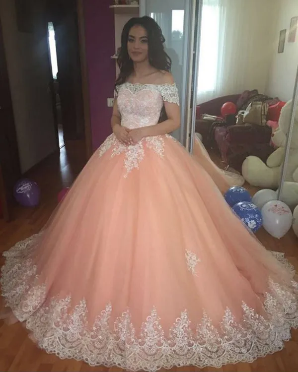 Fashion Quinceanera Dresses Off The Shoulder Coral Tulle White Lace Ball Gowns Sweet 16 Dress