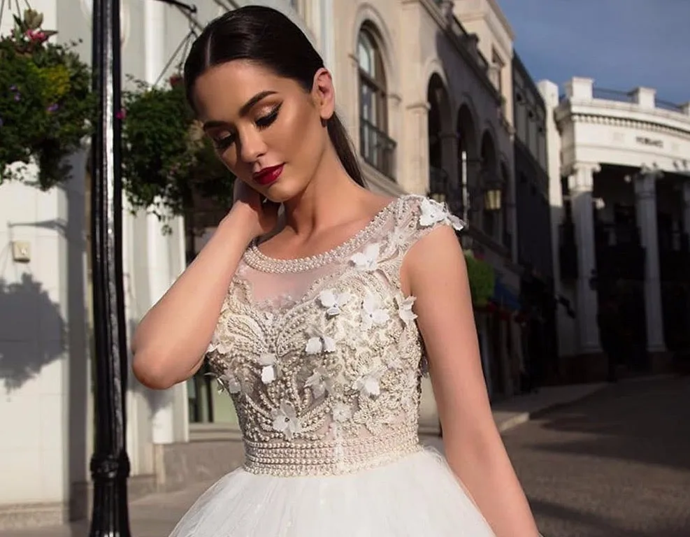 Flowers Ball Gown Wedding Dress With Picture Veil Suknia Slubna Buttons Up Back Full Pearls Body Tulle Dresses Robe De Mariage