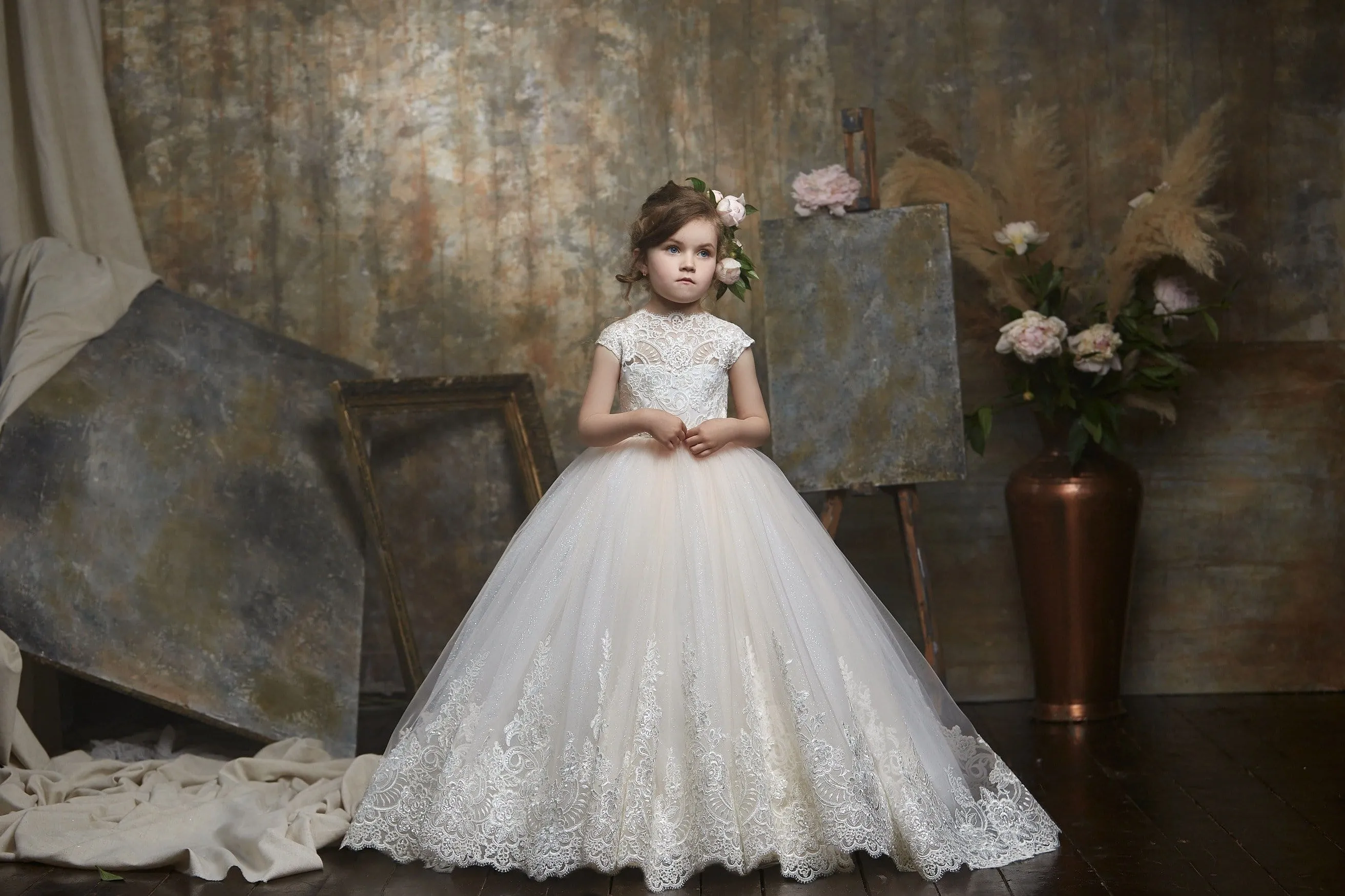 Girls Lace & Tulle Cap-Sleeved Dress