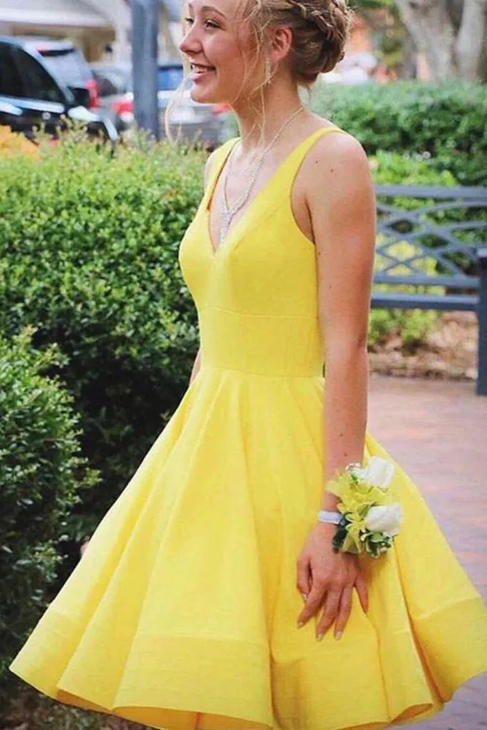 Hot V Neck Yellow Short Prom Dress Satin Mini Homecoming Dress Sleeveless
