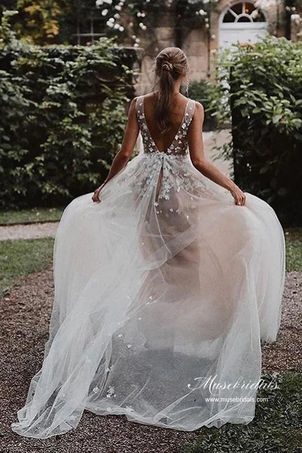 Modest Tulle A-line V-neck Beach Wedding Dresses With Lace Appliques, MW943