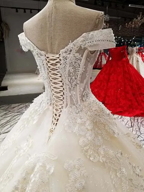 Off shoulder sweetheart  lace up wedding dress
