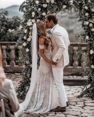 Popular Bohemian Lace Wedding Dresses with Cap Sleeve Fitted Mermaid Wedding Gowns New Fashion