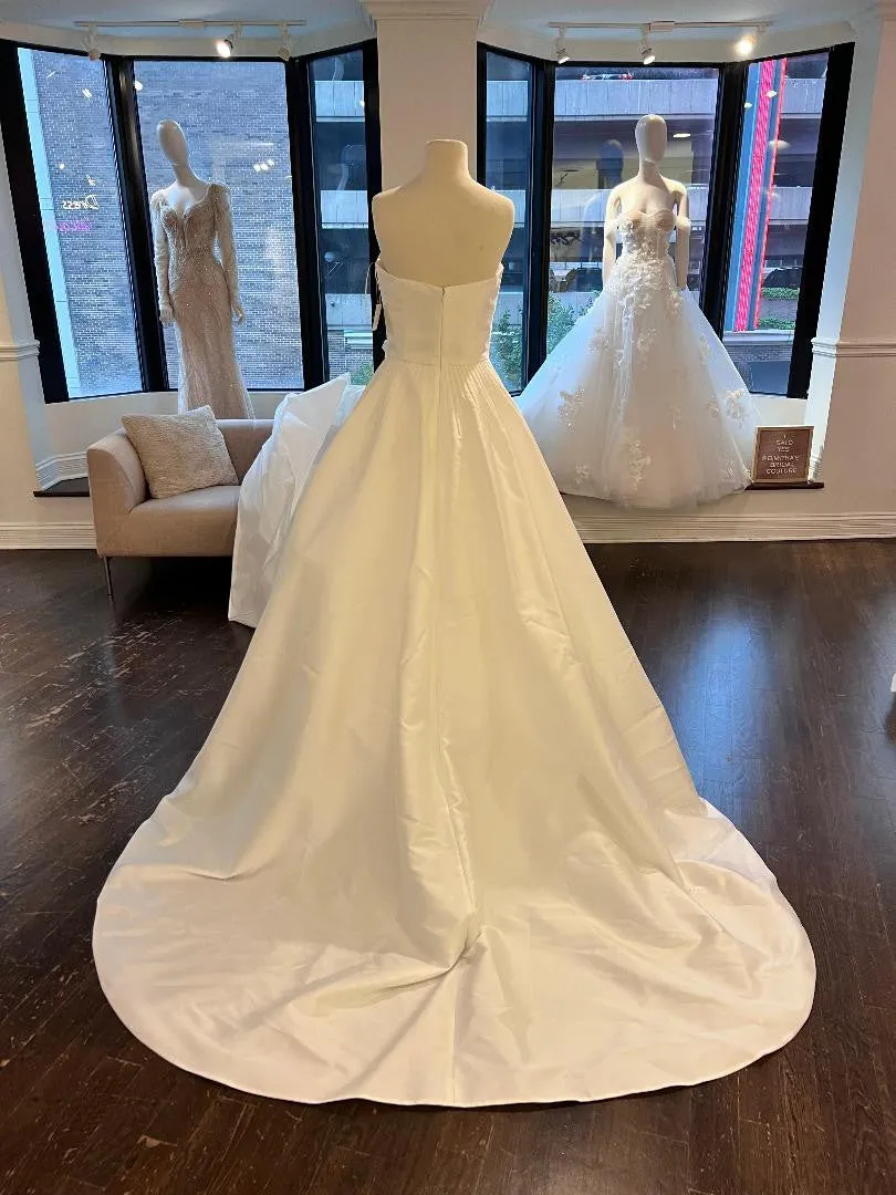 Reem Acra "Elegance of the Stars"