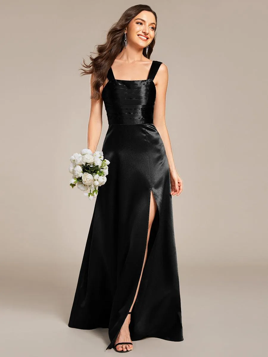 Robe de demoiselle d'honneur plissée en satin fendue