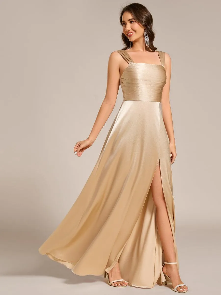 Robe de demoiselle d'honneur plissée en satin fendue