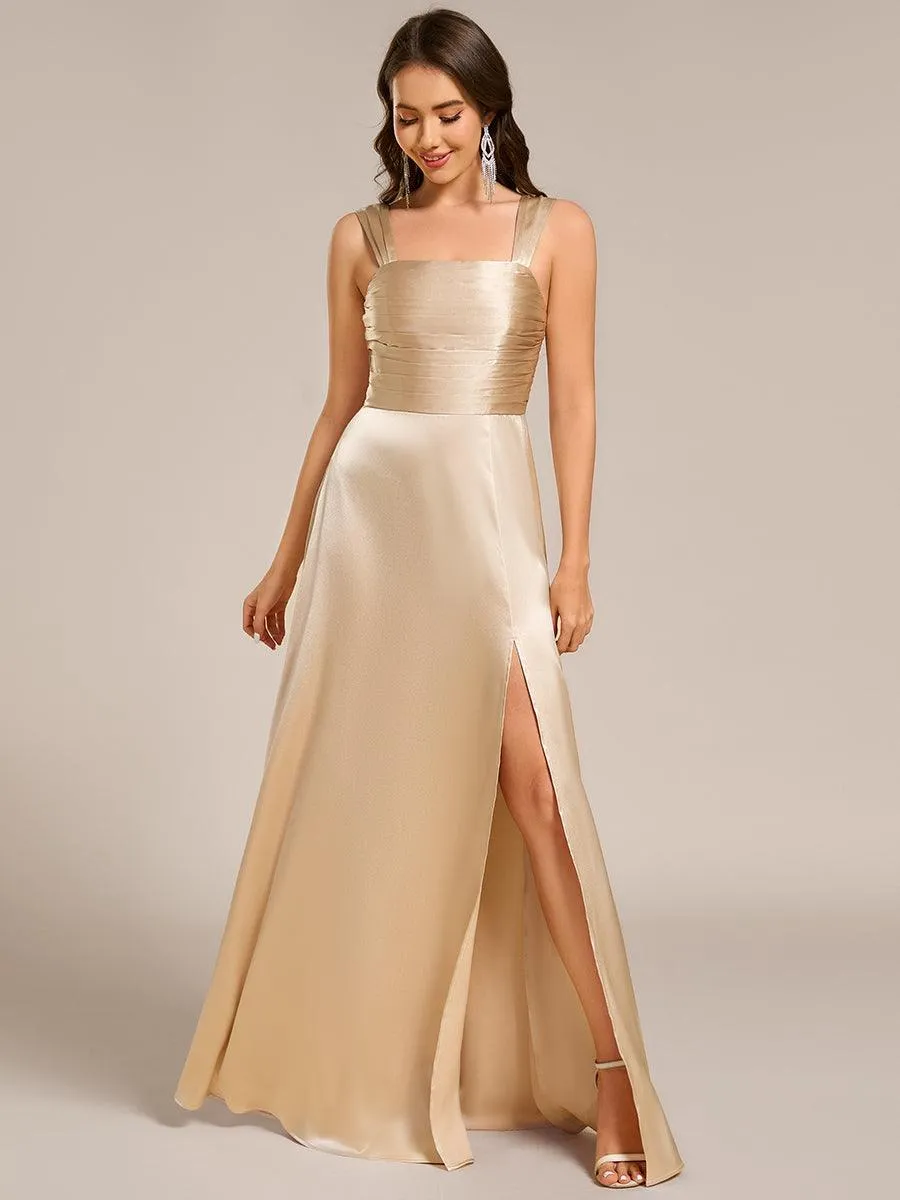 Robe de demoiselle d'honneur plissée en satin fendue
