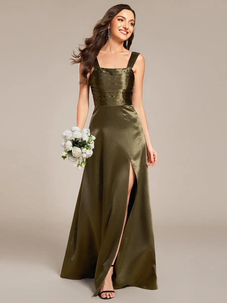 Robe de demoiselle d'honneur plissée en satin fendue