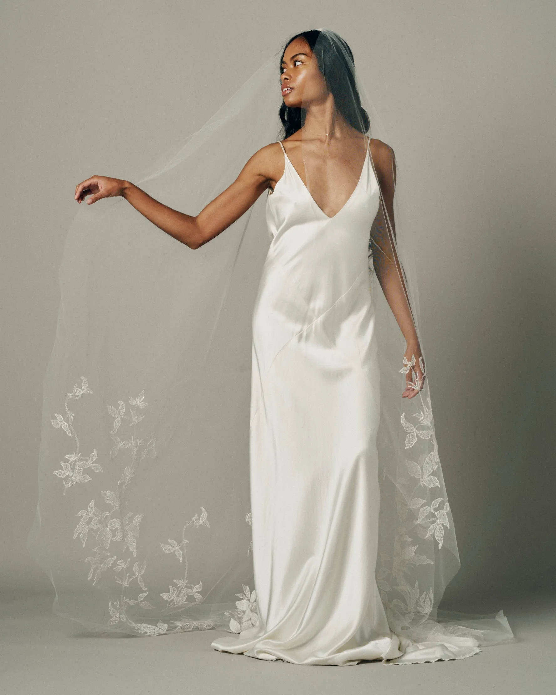 RTS TERRA EMBROIDERED FLORAL VEIL
