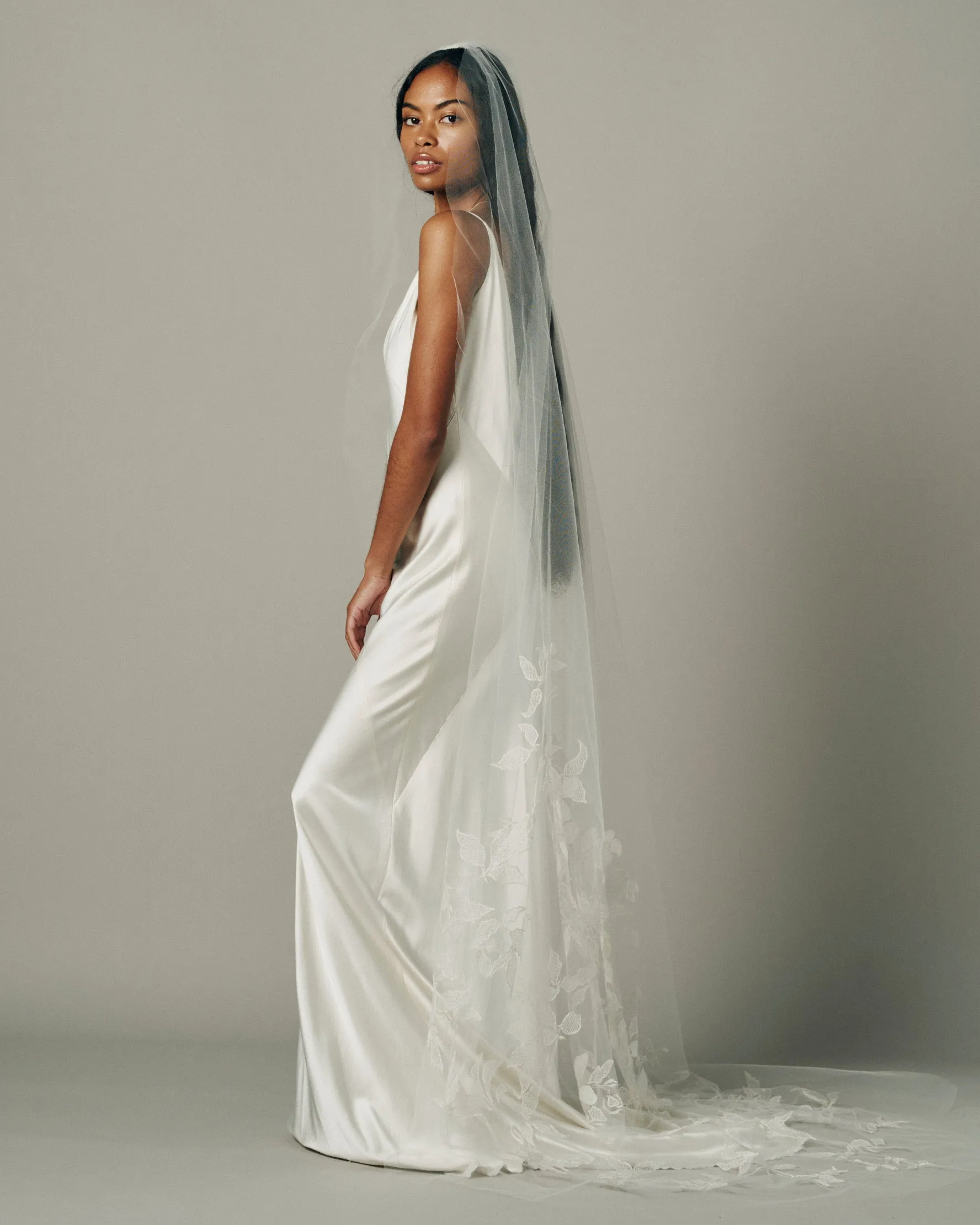 RTS TERRA EMBROIDERED FLORAL VEIL
