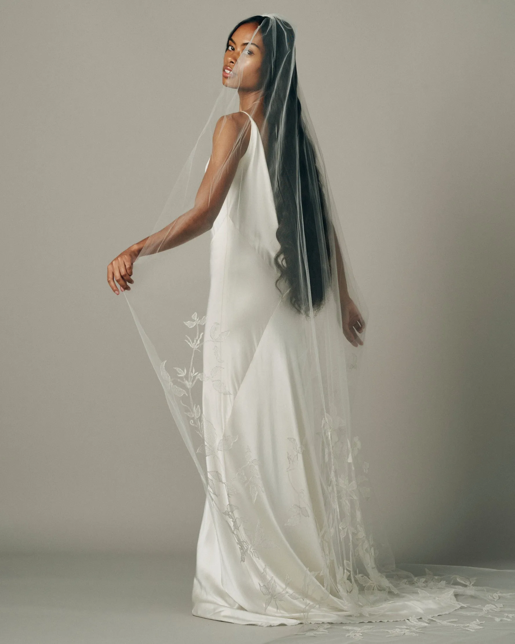RTS TERRA EMBROIDERED FLORAL VEIL