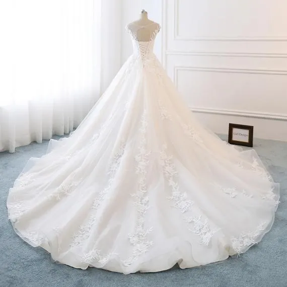 Sexy See Through Tulle Wedding Dress Beaded Appliques Lace Ball Gown Bridal Dress 2019