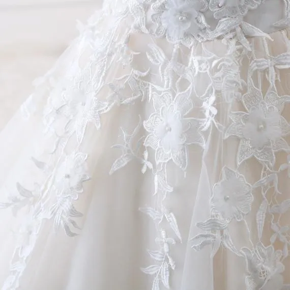 Sexy See Through Tulle Wedding Dress Beaded Appliques Lace Ball Gown Bridal Dress 2019