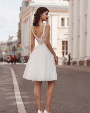 Sexy Short Lace Wedding Dresses V-Neck A-line Tulle Skirt Romantic Beach Bridal Gowns