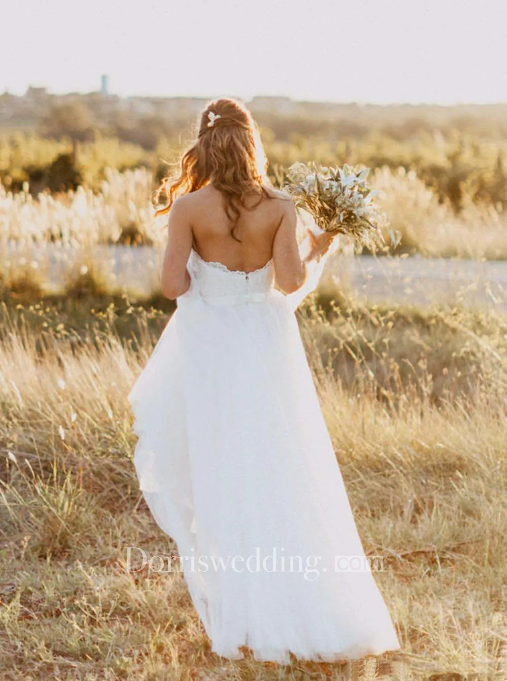 Sexy Sweetheart Lace Appliques Beads Backless Tulle Beach Bahamian Wedding Dress