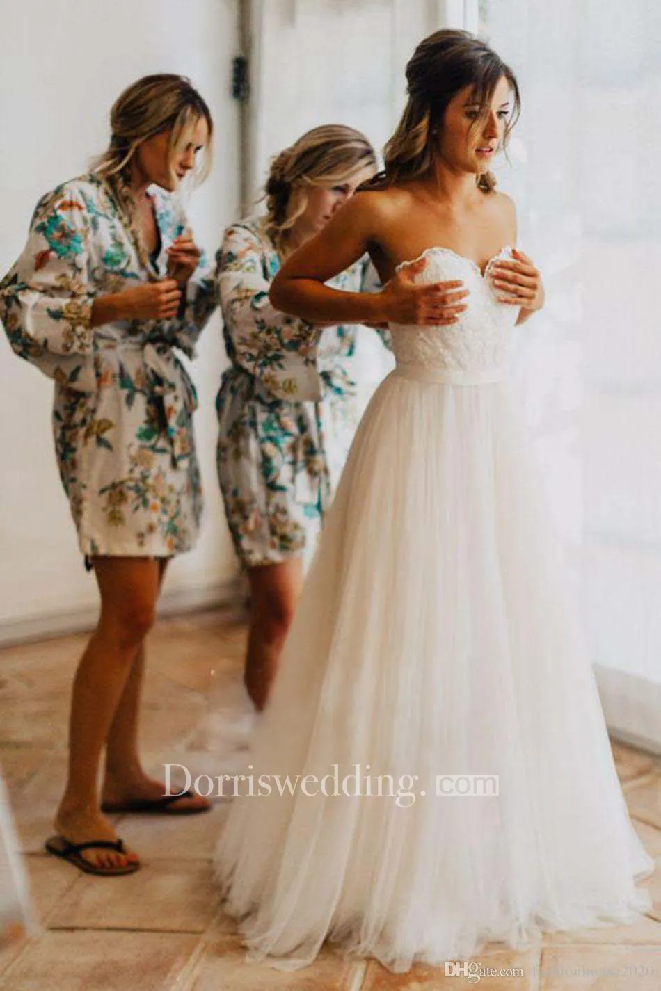 Sexy Sweetheart Lace Appliques Beads Backless Tulle Beach Bahamian Wedding Dress