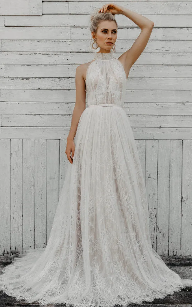 Simple Sleeveless A-Line Tulle Lace Wedding Dress With Halter Neckline And Button Back-716439