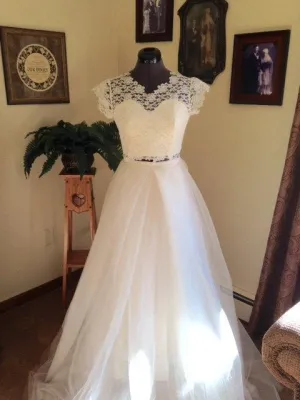 Two Piece Short Sleeve V-Neck Lace Bodice and Tulle Skirt Dress-ET_711505