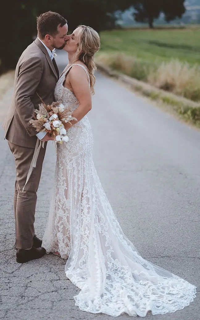 V-neck Mermaid Lace Bohemian Beach Wedding Dress With Open Back And Appliques-716582