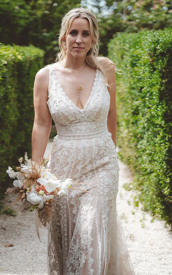 V-neck Mermaid Lace Bohemian Beach Wedding Dress With Open Back And Appliques-716582