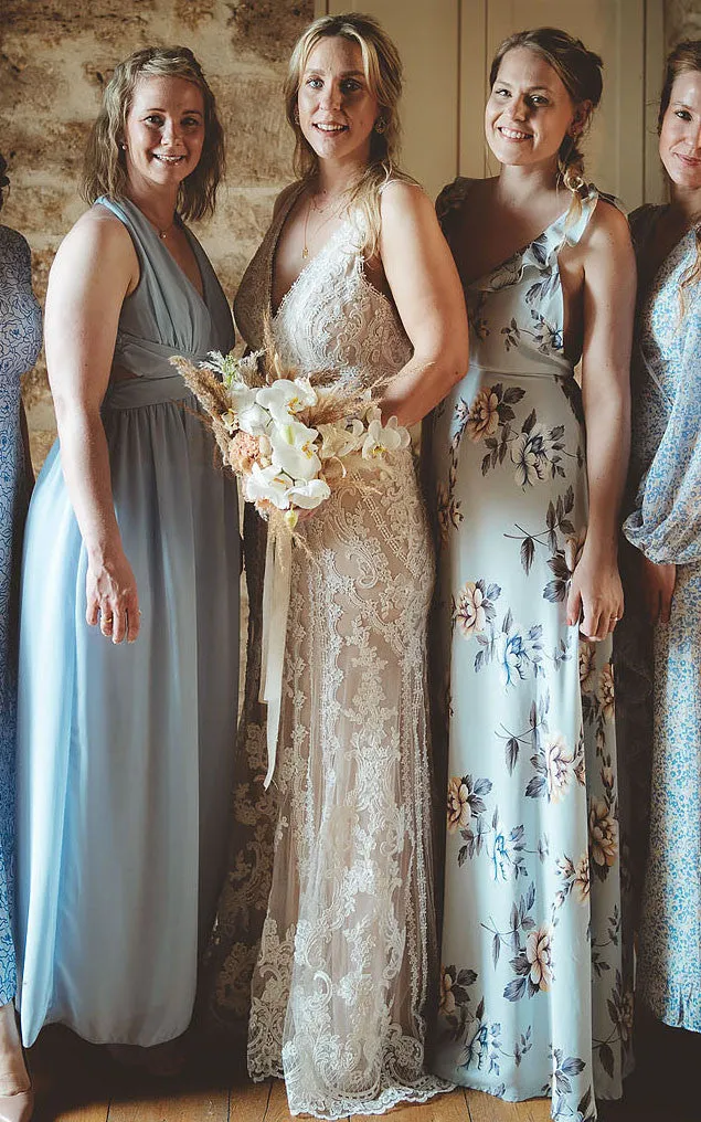 V-neck Mermaid Lace Bohemian Beach Wedding Dress With Open Back And Appliques-716582